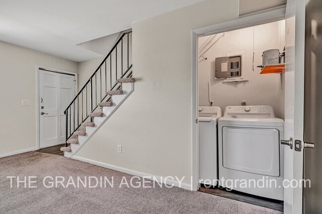 Photo - 2153 Mulberry St