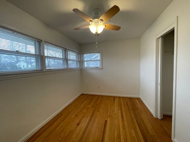 Photo - 306 Russell Rd