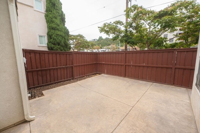 Photo - 511 Stork St