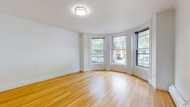 513 Beacon St Unit 3