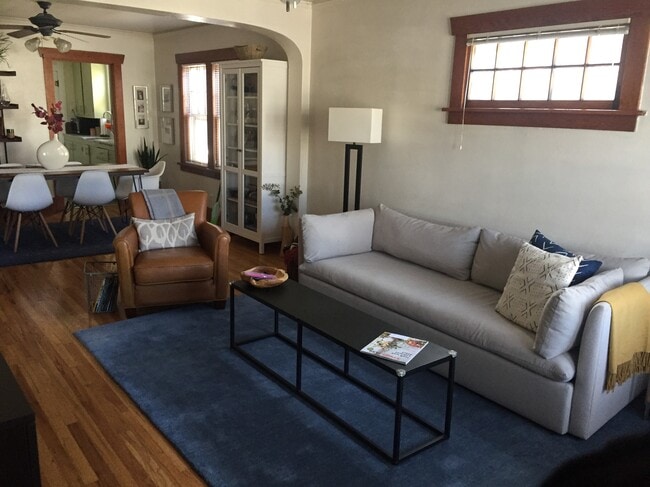 Photo - 113 E 26th St