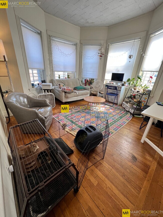 Photo - 126 Warren St