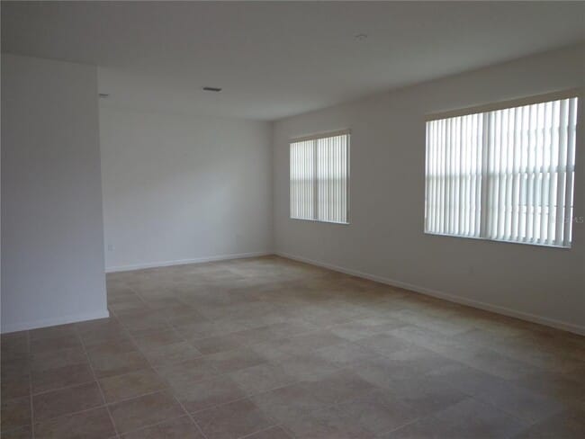 Photo - 16154 St Clair St