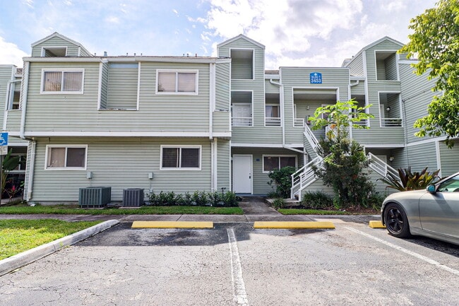 Photo - 3453 NW 44th St Unit 105