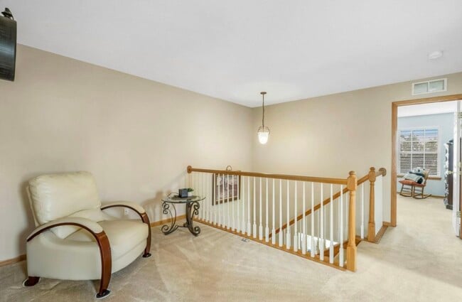 Photo - 799 Cobblestone Way