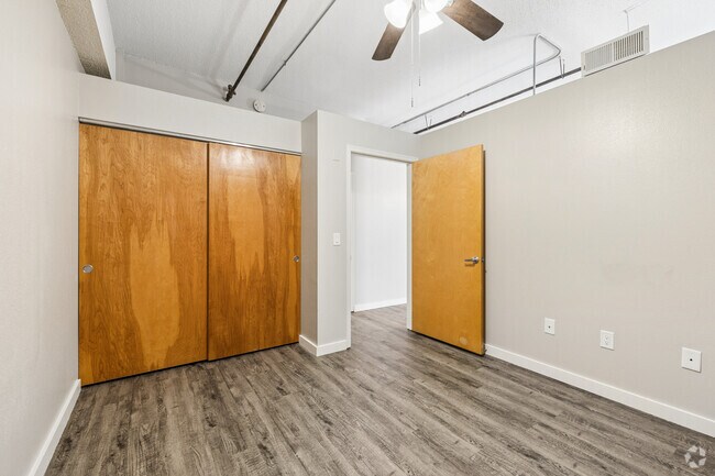 1BR, 1BA - 760SF - Bedroom