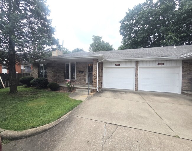 Photo - 2065 S Kentwood Ave