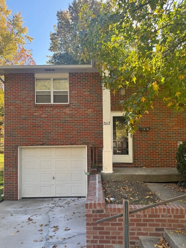 Building Photo - 2612-2614 Morning Glory Dr Unit 2612