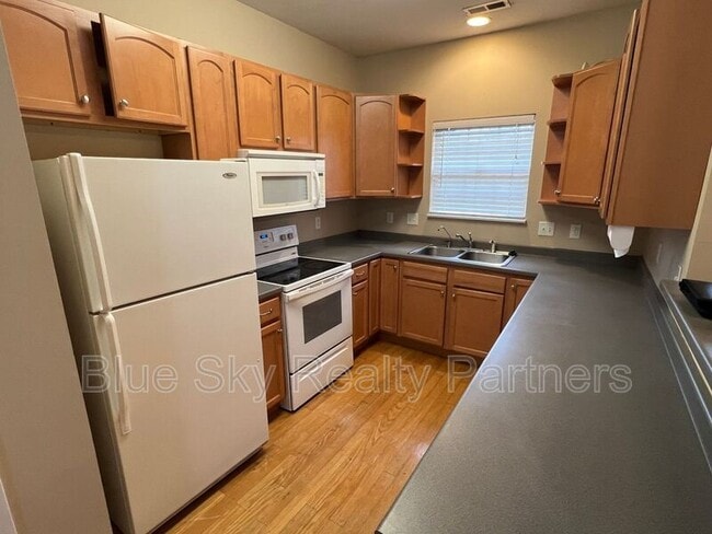 Photo - 2432 Pine Marten Way NW