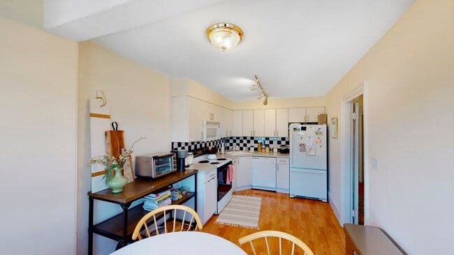 Photo - 3 Brimmer St Apartment Unit 5