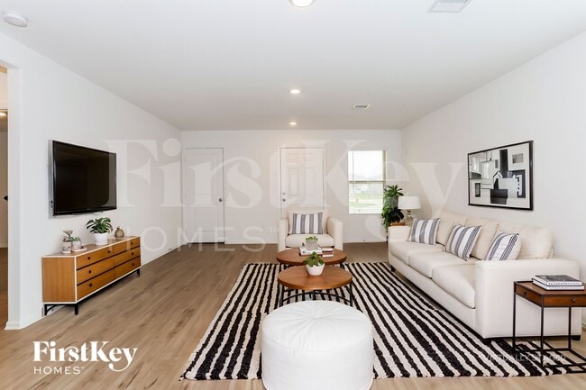 Photo - 375 Jewett Meadow Dr