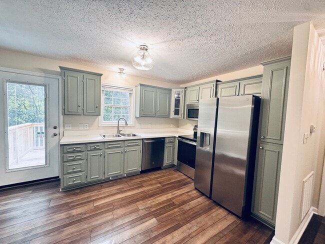 Photo - 107 Willard Way