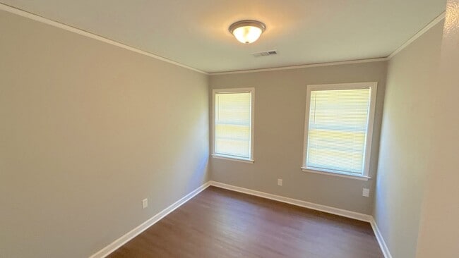 Photo - 1570 Jay Cove