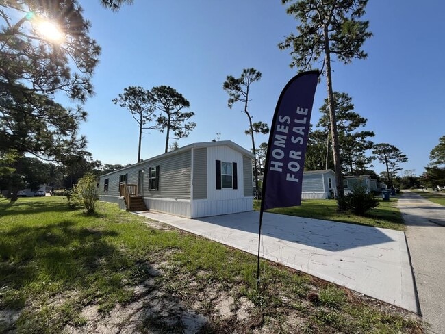 216 Redwood Dr