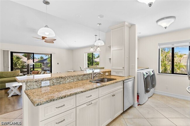 Photo - 324 Waterleaf Ct