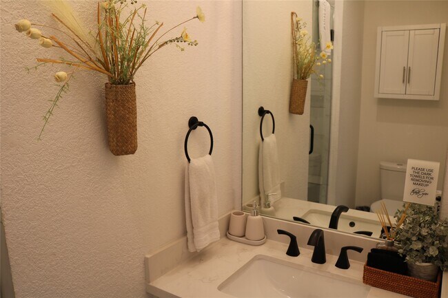 Photo - 4714 Fisk St