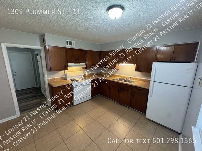 Photo - 1309 Plummer St Unit 11