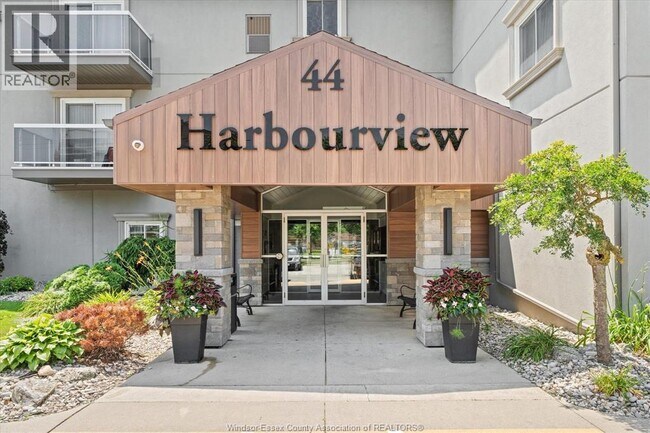Photo - 44 Robson Rd Unit 303