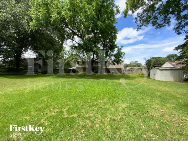 Photo - 5749 North St