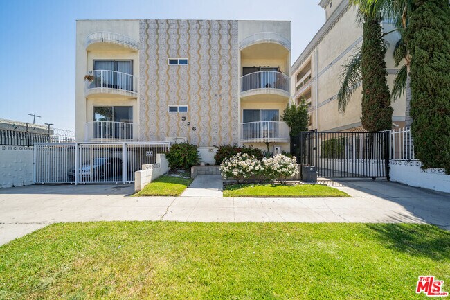 Building Photo - 326 Serrano Ave Unit 9 Rental