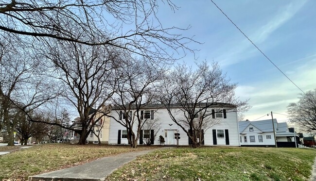 Building Photo - 1701 Ohio St