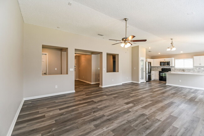 Photo - 11701 Carson Lake Dr W