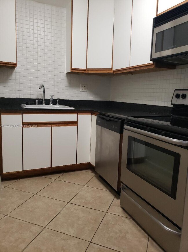 Photo - 200 S Birch Rd Unit 102