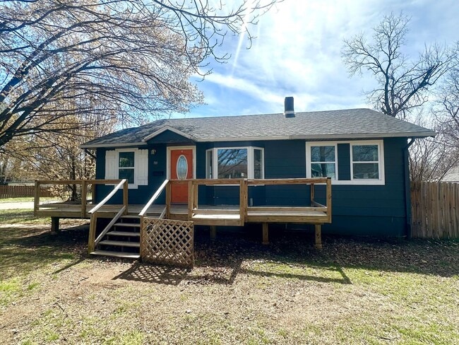 Photo - Spacious 4 Bed Home Near Bass Pro with Detached Garage & Fenced Yard