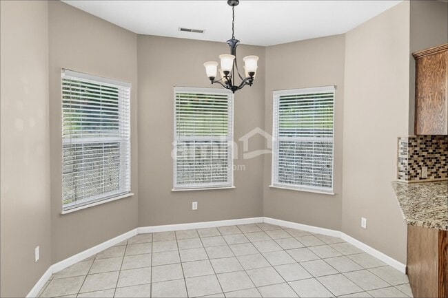Photo - 1001 High Ridge Dr N