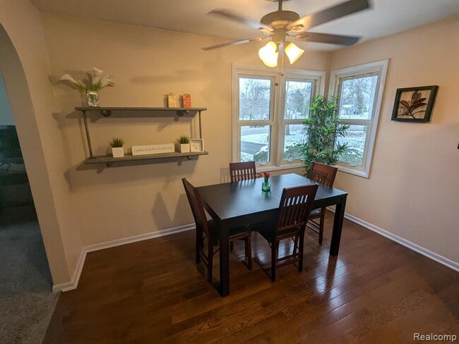 Photo - 6305 Waldon Rd