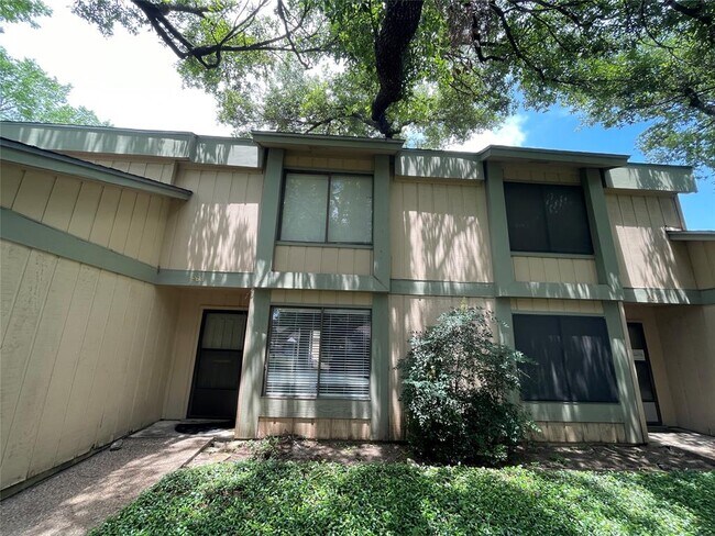 Building Photo - 9611 Blue Creek Ln Rental