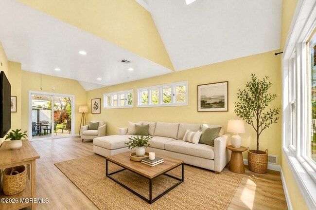 Photo - 29 Lohsen Pl