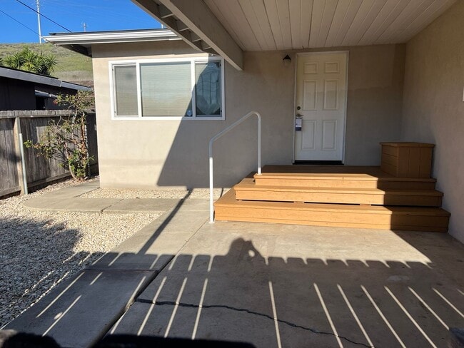 Building Photo - 1392 Bolton Dr