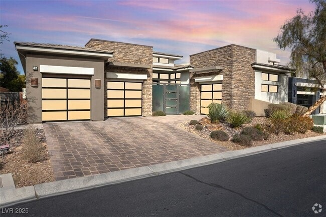 Building Photo - 32 Hunting Horn Dr Rental