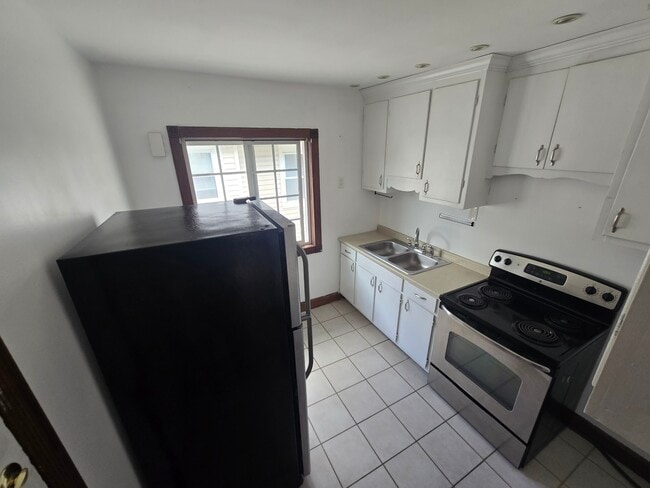 Building Photo - 311 Crestwood Ave Unit 2