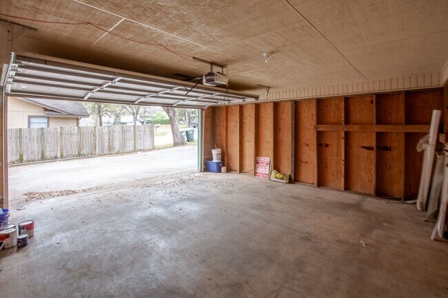 Photo - Eclectic 3 Bedroom, 2 Bathroom Home - 2 Car Garage - Fenced Yard and More!