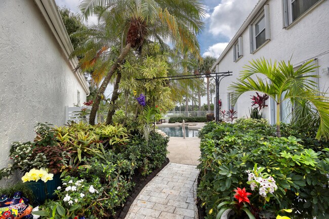 2070 Chagall Cir