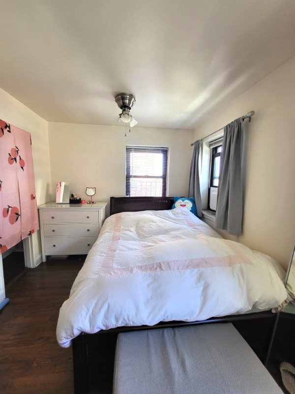 Photo - 57-10 Junction Blvd