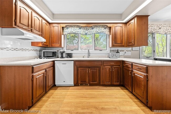 Photo - 925 Westview Rd