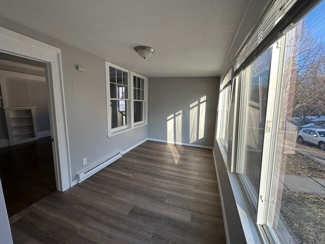 Habitación 1 - 187 Robie St W