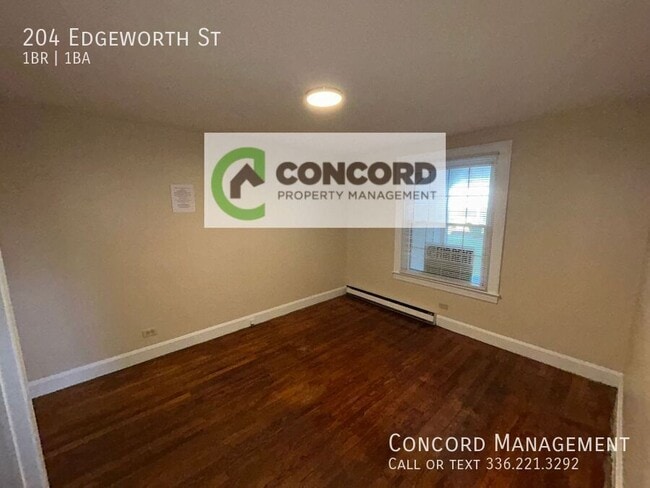 Photo - 204 Edgeworth St