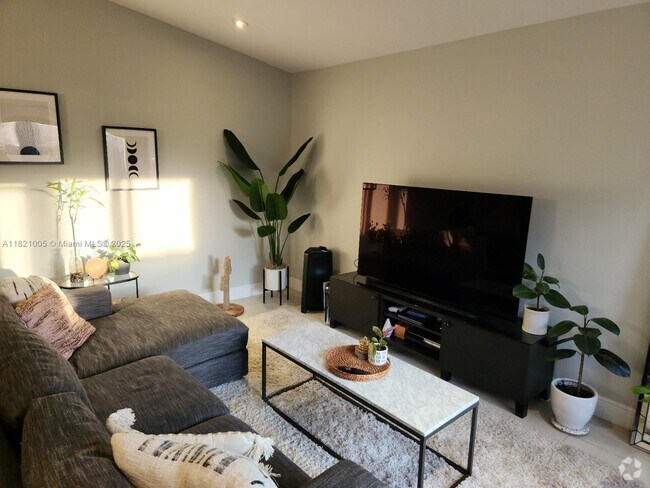Building Photo - 12325 NW 11th Ct Rental