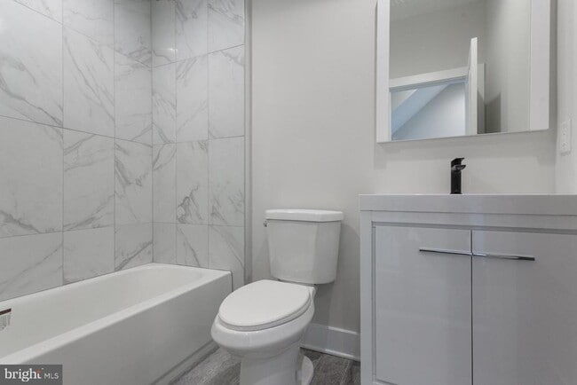 Photo - 2722 Latona St