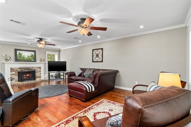 Photo - 111 S Village Knoll Cir