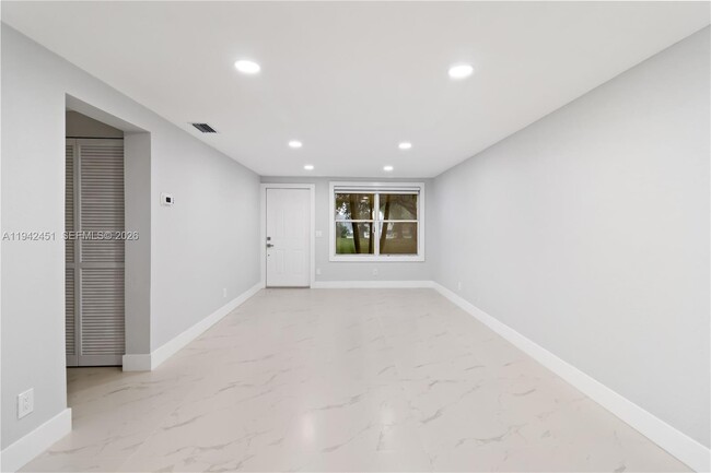 Photo - 7144 Southgate Blvd