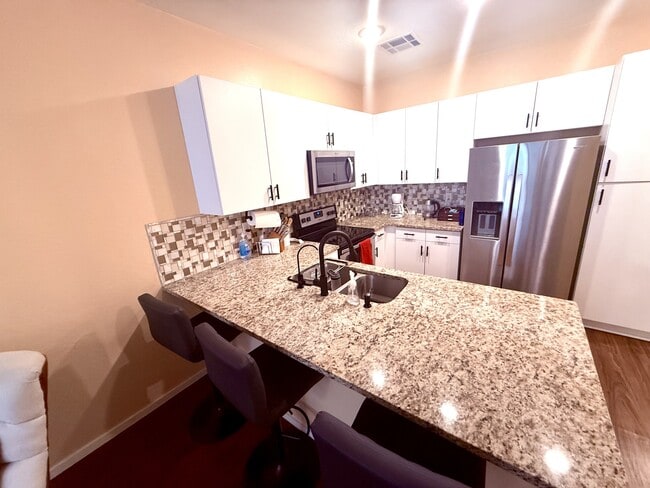2329 E Huntington Dr