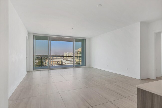 Photo - 301 Quay Cmn