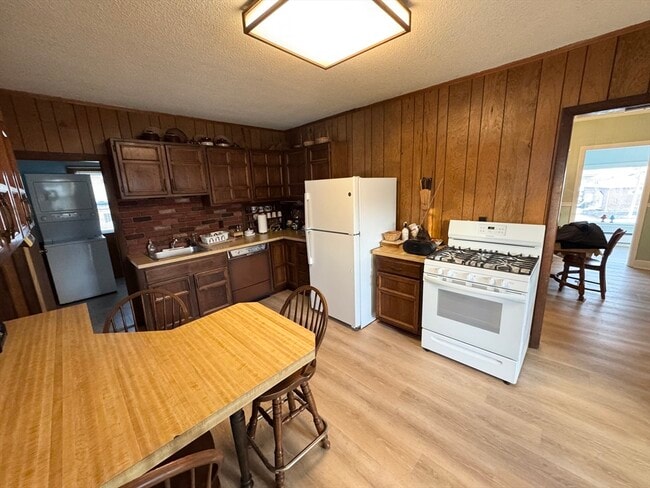 Photo - 262 Oak Hill Rd Unit 2