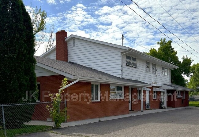 Building Photo - 820 2nd Ave NW Unit #02 Rental