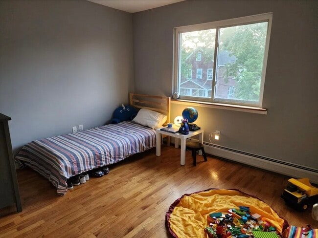 Dormitorios delanteros - 103 Prescott Ave